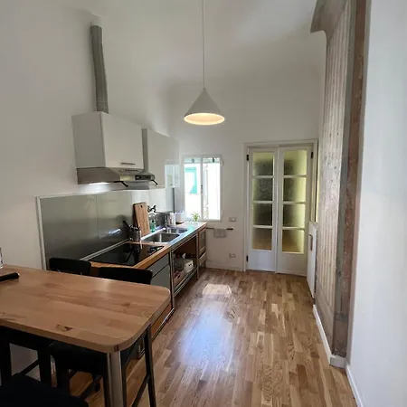 Zu Hause In Oltrarno Lägenhet
