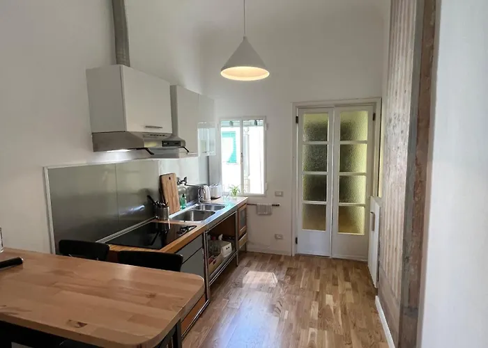 Zu Hause In Oltrarno Lägenhet